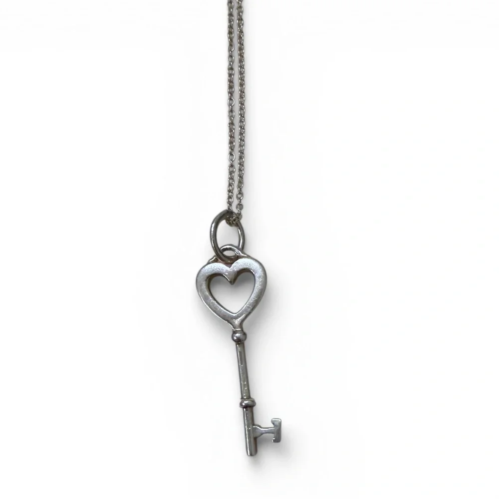 Tiffany & Co. 925 Sterling Silver Vintage Open Heart Key Necklace and Pouch - Picture 5 of 10